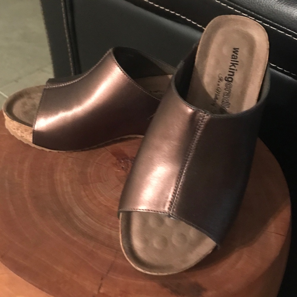 Walking Cradle Bronze sandals 6.5W